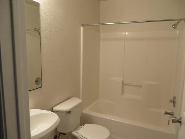 Building Photo - 2218 Katy Ln
