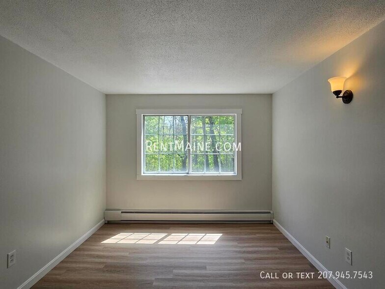 Building Photo - 10 Tall Pines Dr