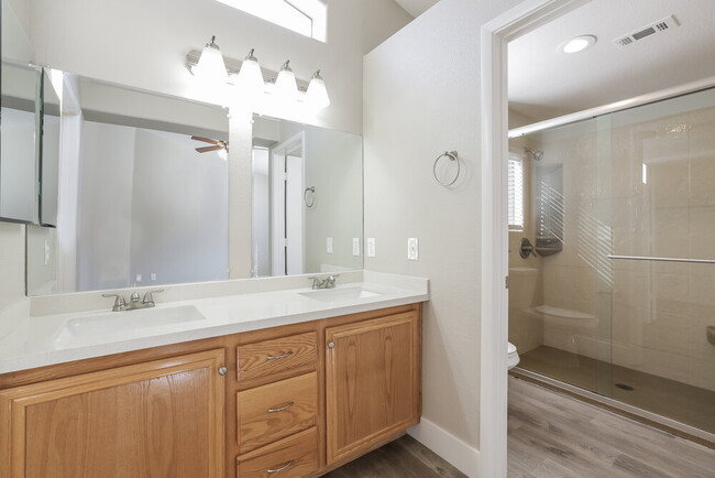 Building Photo - 805 Rio Poco Ct