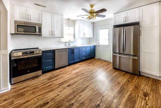 Building Photo - 4 Bedroom Home in North Chesterfield ***Available NOW***