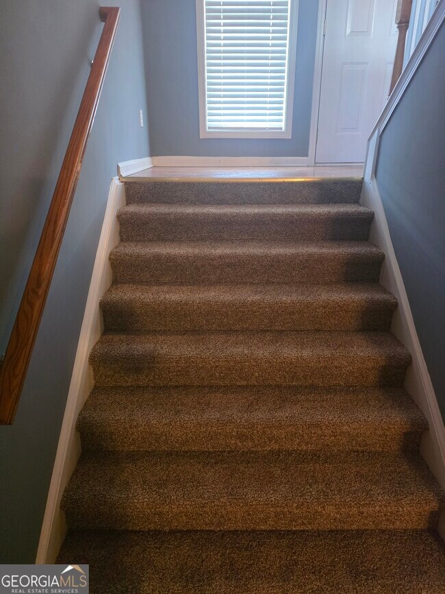 Building Photo - 4550 Parkview Walk Dr