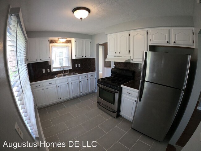 Building Photo - 4 br, 2 bath House - 22115 Tulane Ave
