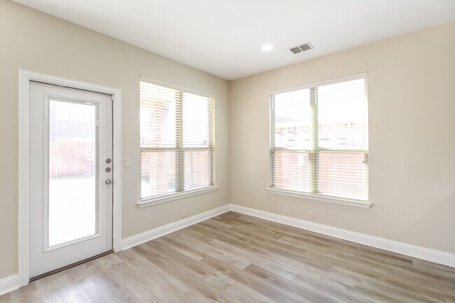 Building Photo - 1017 Snowbird Dr