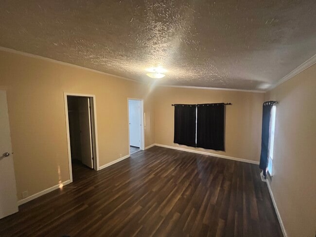 Building Photo - 4421 Tamarack Rd