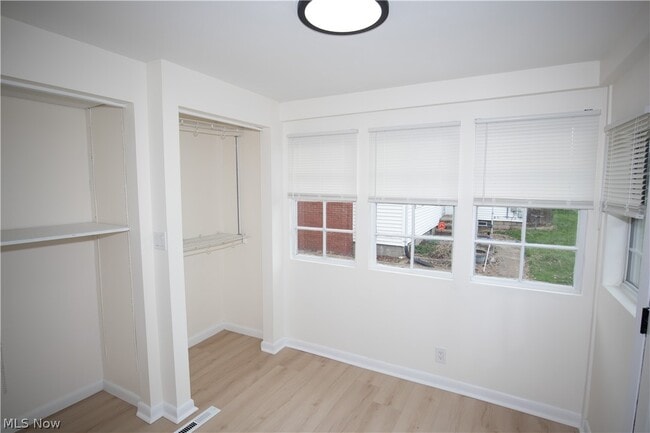 Building Photo - 112 Chestnut St