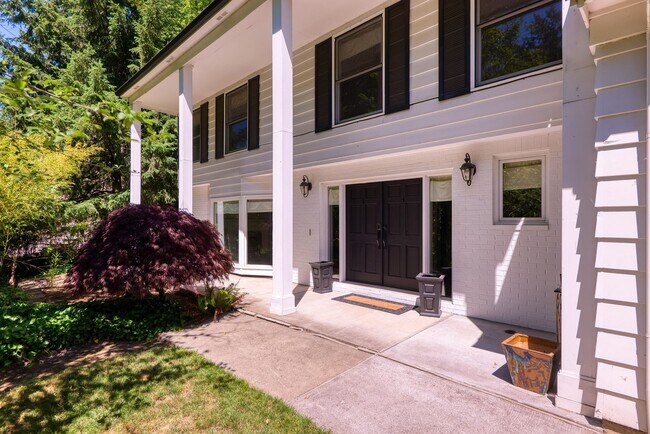 Building Photo - Welcome to your dream home in the picturesque Westridge neighborhood