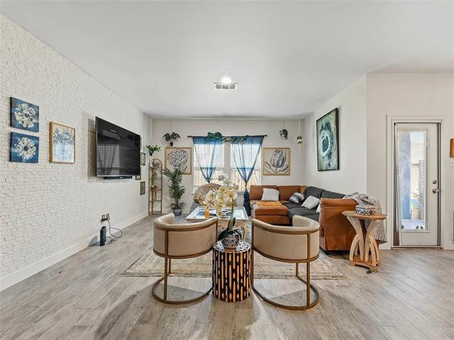 Building Photo - 11321 Pecan Crk Dr