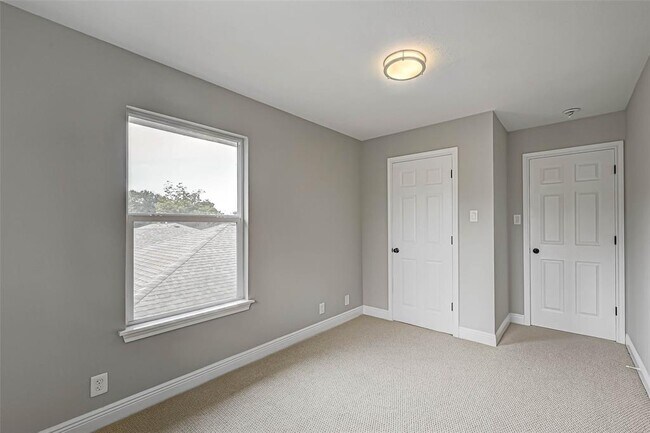 Building Photo - 5611 Nina Lee Ln