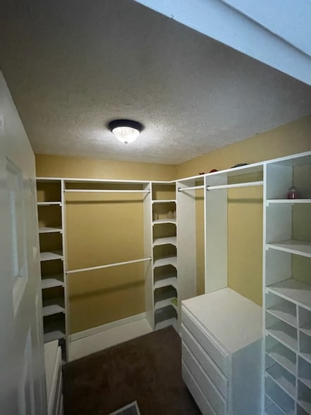Building Photo - 7309 Scenic View Dr
