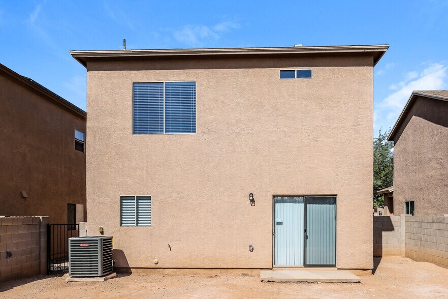 Building Photo - 3658 Drexel Manor Stra