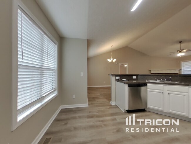 Building Photo - 581 Meadow Spring Dr