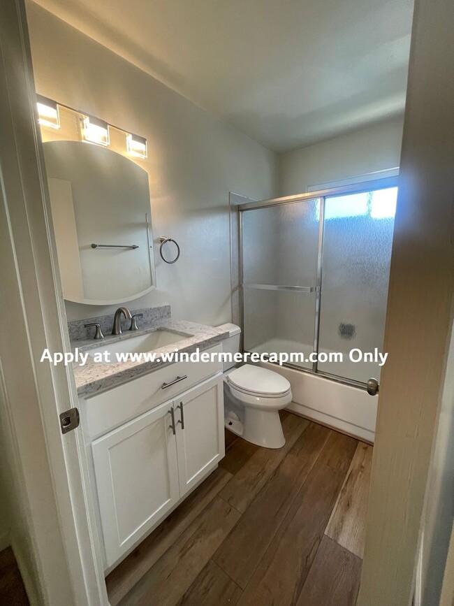 Building Photo - Now available for rent! Newly Remodeled!! ...