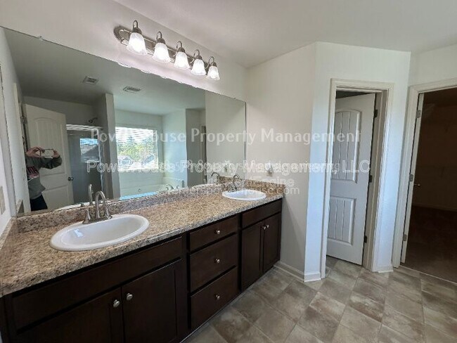 Building Photo - 2378 Centenary Way Ct