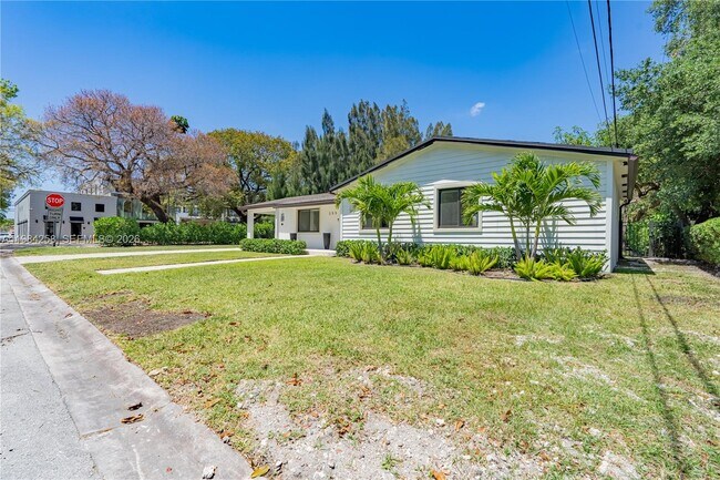 Building Photo - 255 Grant Dr