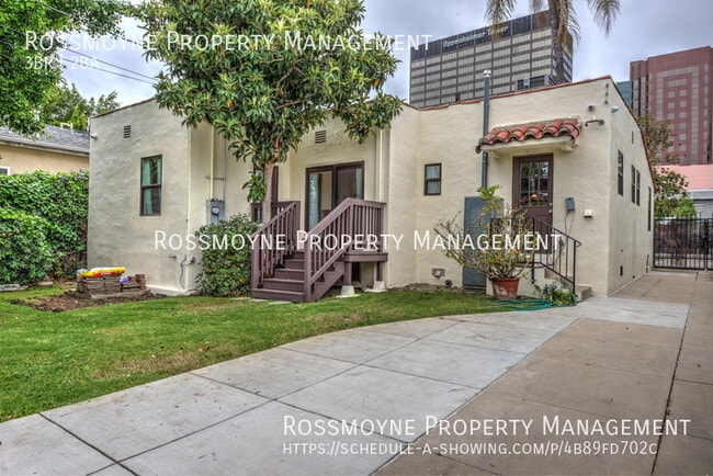 Building Photo - 10856 Wellworth Ave