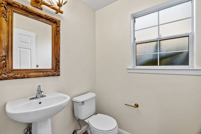 Building Photo - Beautiful Capitola Home | Desirable Location