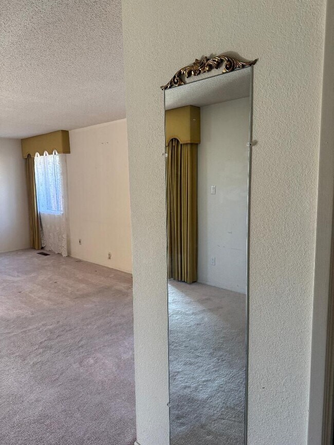 Building Photo - Large Vintage Home Available