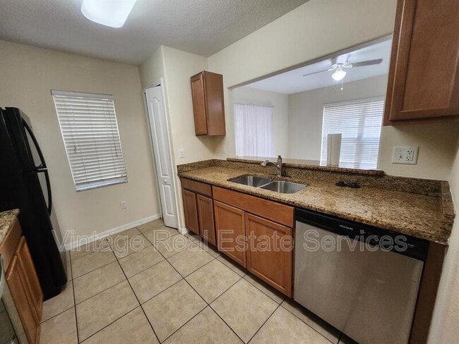 Building Photo - 10932 Keys Gate Dr