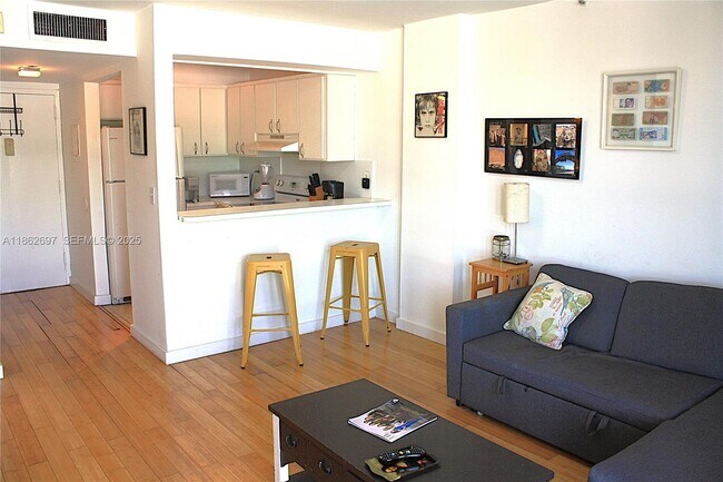 Building Photo - 1035 West Ave