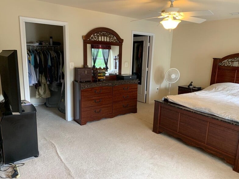 Maser bedroom - 43309 Ardmore St