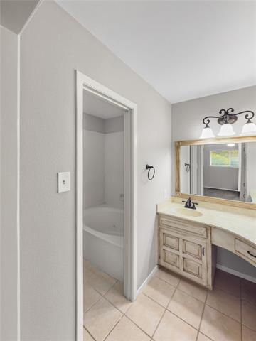 Building Photo - 7636 Skylake Dr