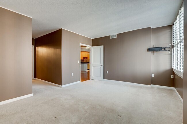 Building Photo - 851 N Glebe Rd