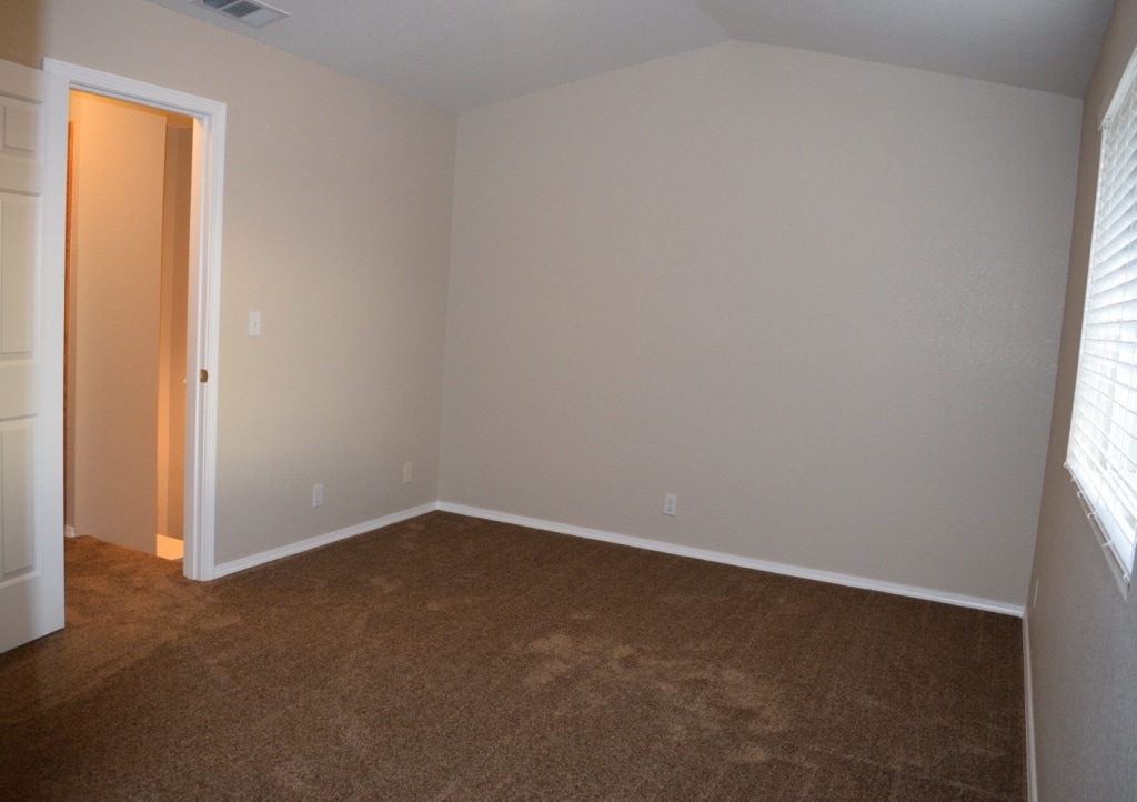 Building Photo - 310 Terry NE Ln