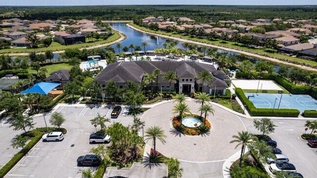 Building Photo - ** STONECREEK ** 3 BED + DEN / 3.5 BATH - ...