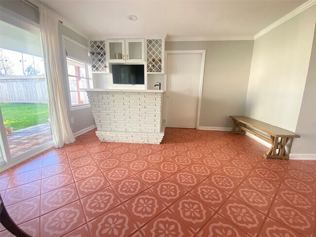 Building Photo - 5763 Belvedere Dr