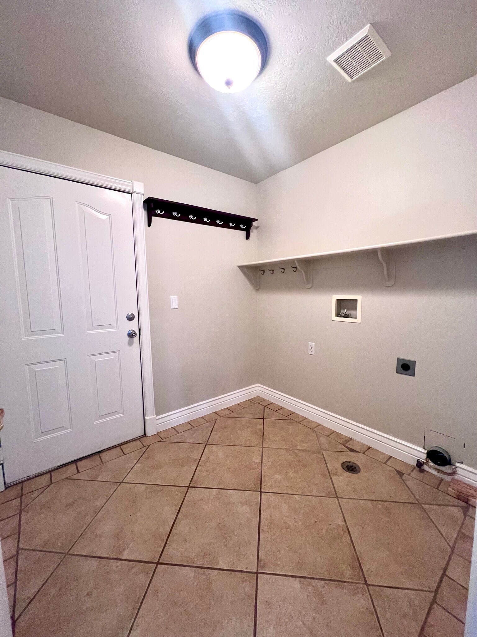 Building Photo - 2526 Dalton Dr