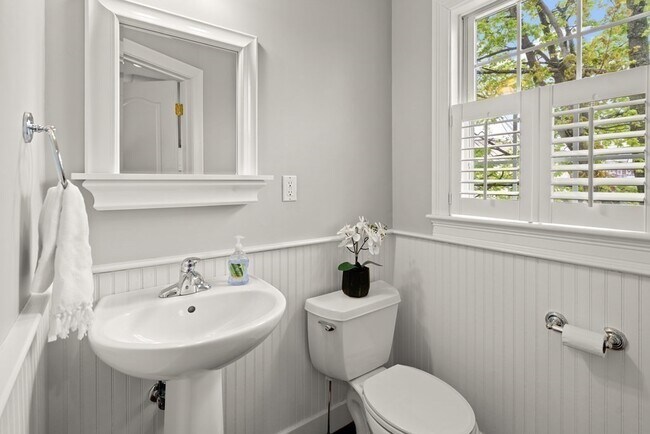 Building Photo - 72 Exchange St