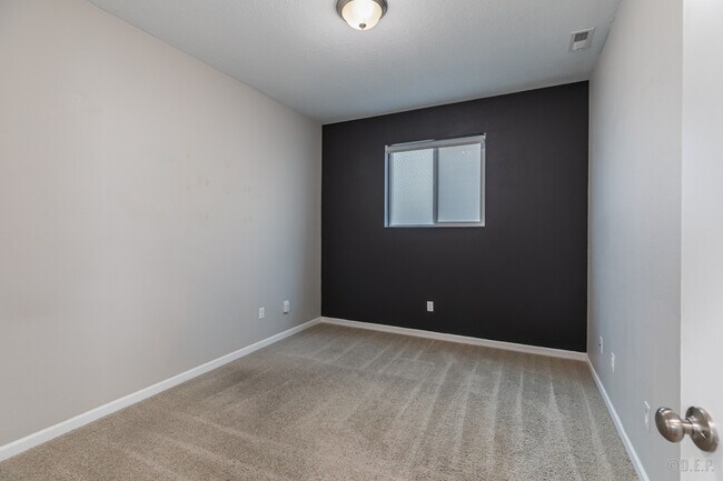 Building Photo - 33284 SW Havlik Dr