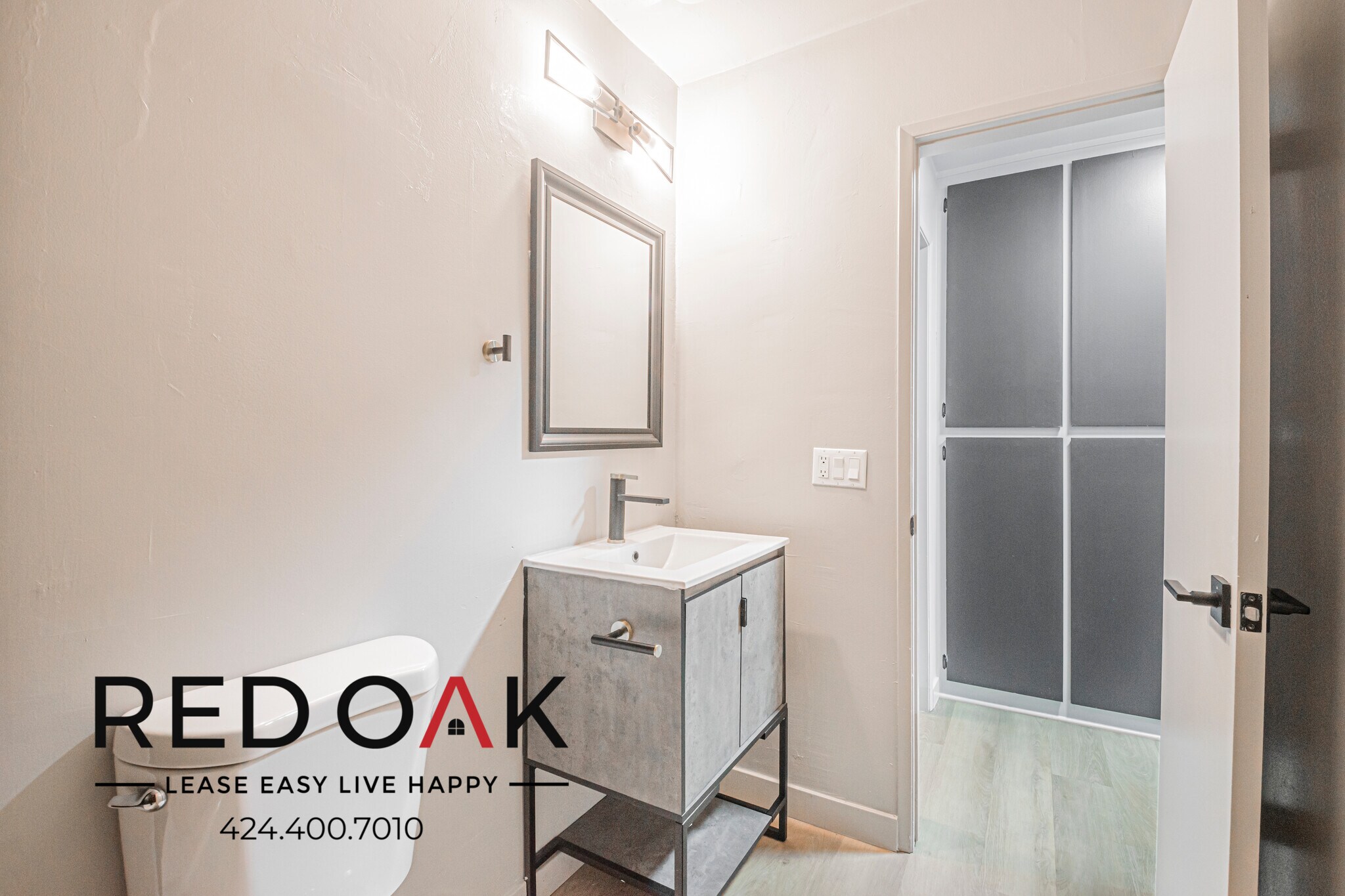 Building Photo - 426 S Venice Blvd