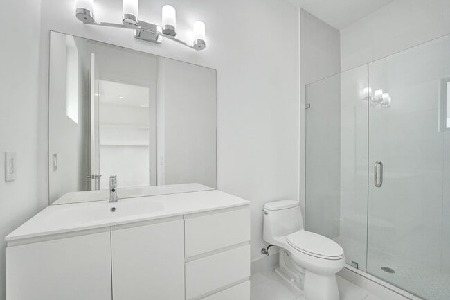 Building Photo - 5939 Brookfield Cir W