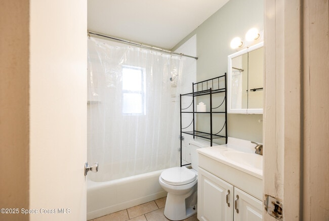 Building Photo - 248 Laurel Oak St