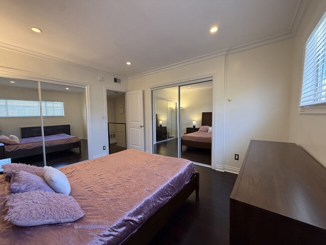 Building Photo - 11652 Chenault St