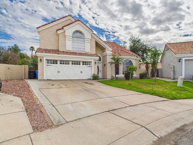 Building Photo - Trade Winds at Gilbert