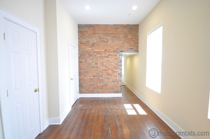 bedroom - 68 E Whittier St