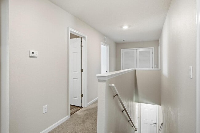 Building Photo - CENTRALLY LOCATED