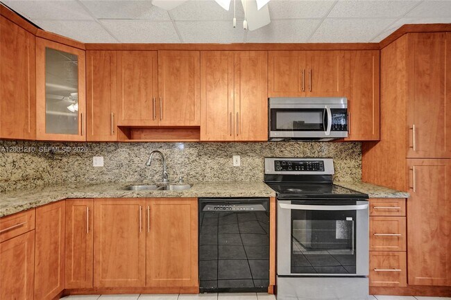 Building Photo - 3051 NW 46th Ave