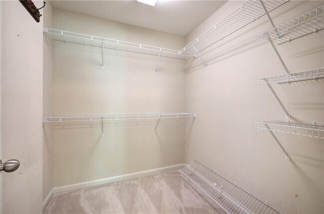 Building Photo - 2320 Starr Lake Dr NW