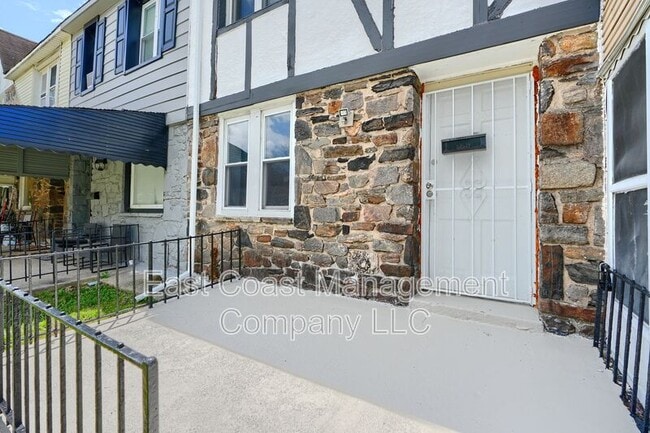 Building Photo - 5044 Chalgrove Ave