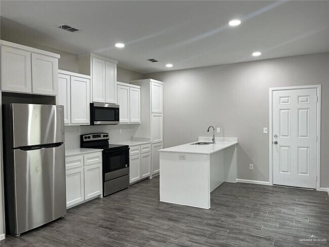 Building Photo - 1300 W Sucre Dr
