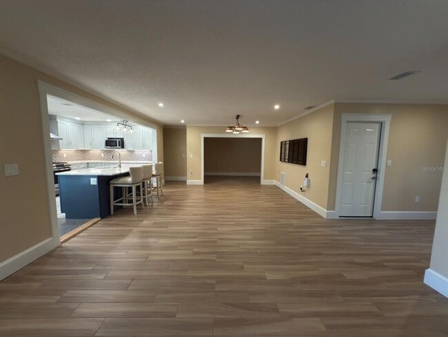 Building Photo - 2311 Heron Cir