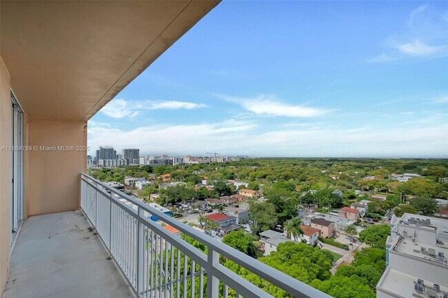 Building Photo - 2665 SW 37th Ave