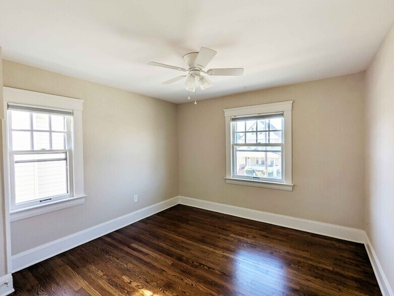 Bedroom 3 of 4 - 1497 Lauderdale Ave