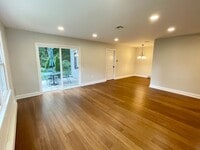 Building Photo - 293B Sharon Way