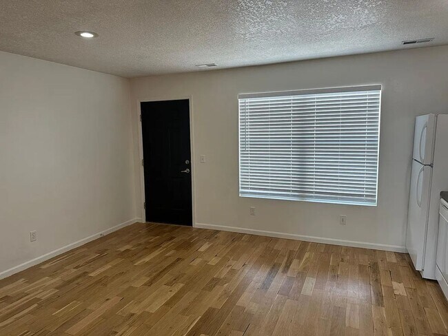 Building Photo - 316 S Marion St