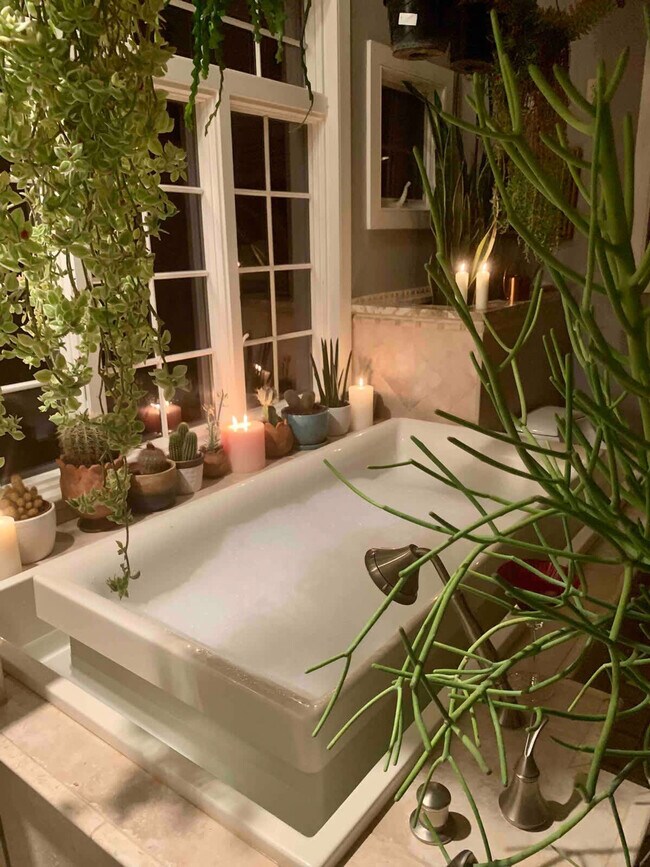 Building Photo - 15 Ferry St