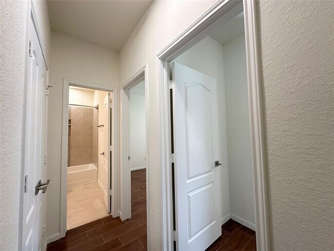 Building Photo - 23702 N Newport Bend
